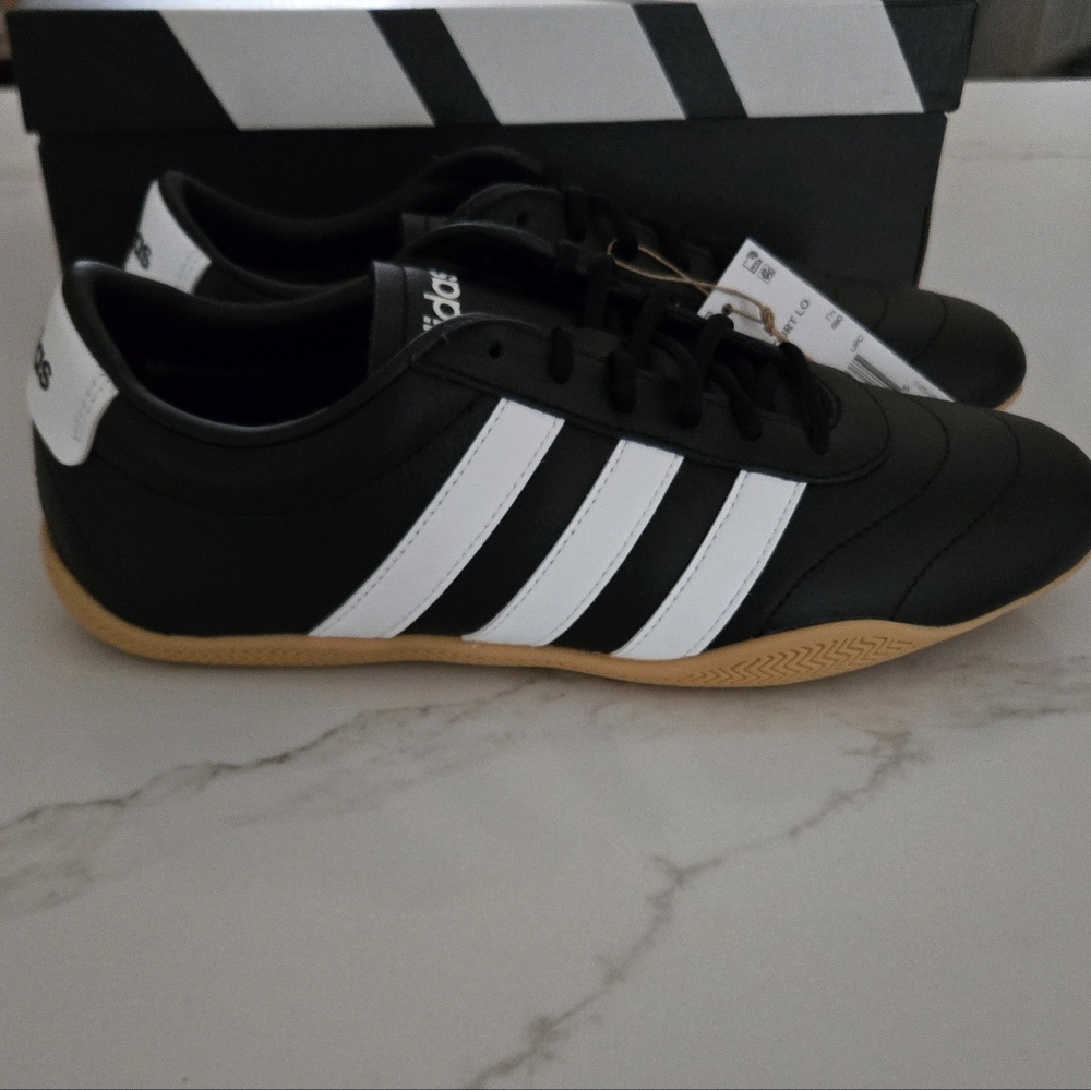 NIB women's grand court lo shoes